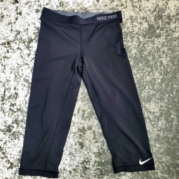 Nike Pro Capri Black Leggings - Picture 1 of 8
